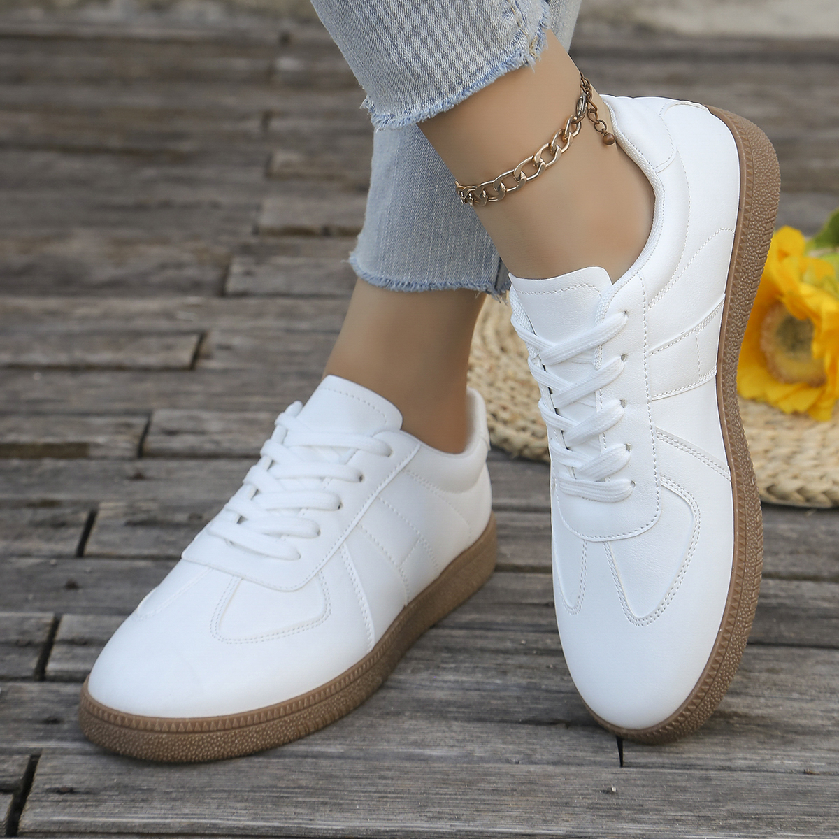 Sewing Cotton - Ladies' casual white sports shoes -