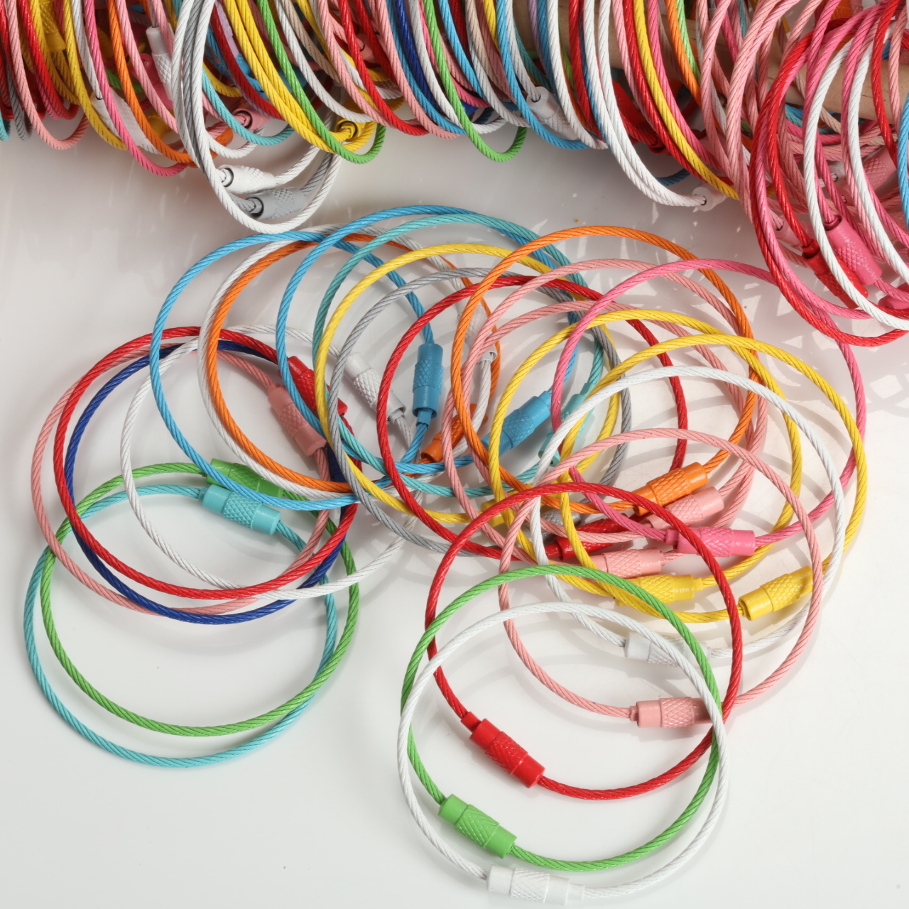 Multicolor Paint Coated Steel  - Sewing By 리뷰 및 가격