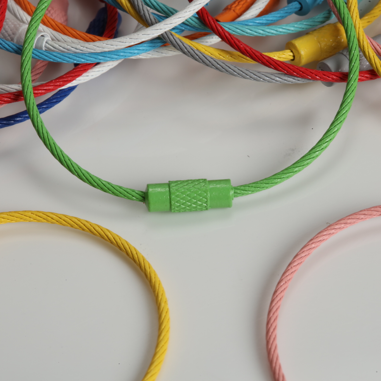 Multicolor Paint Coated Steel  - Sewing By 리뷰 및 가격